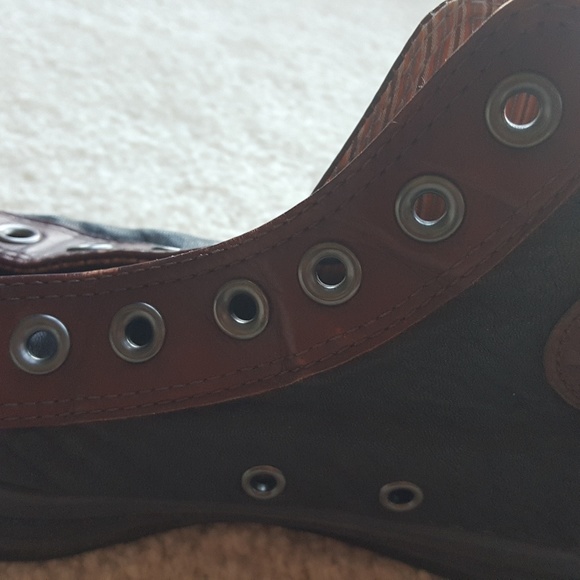 SOLD coverse - Picture 6 of 8